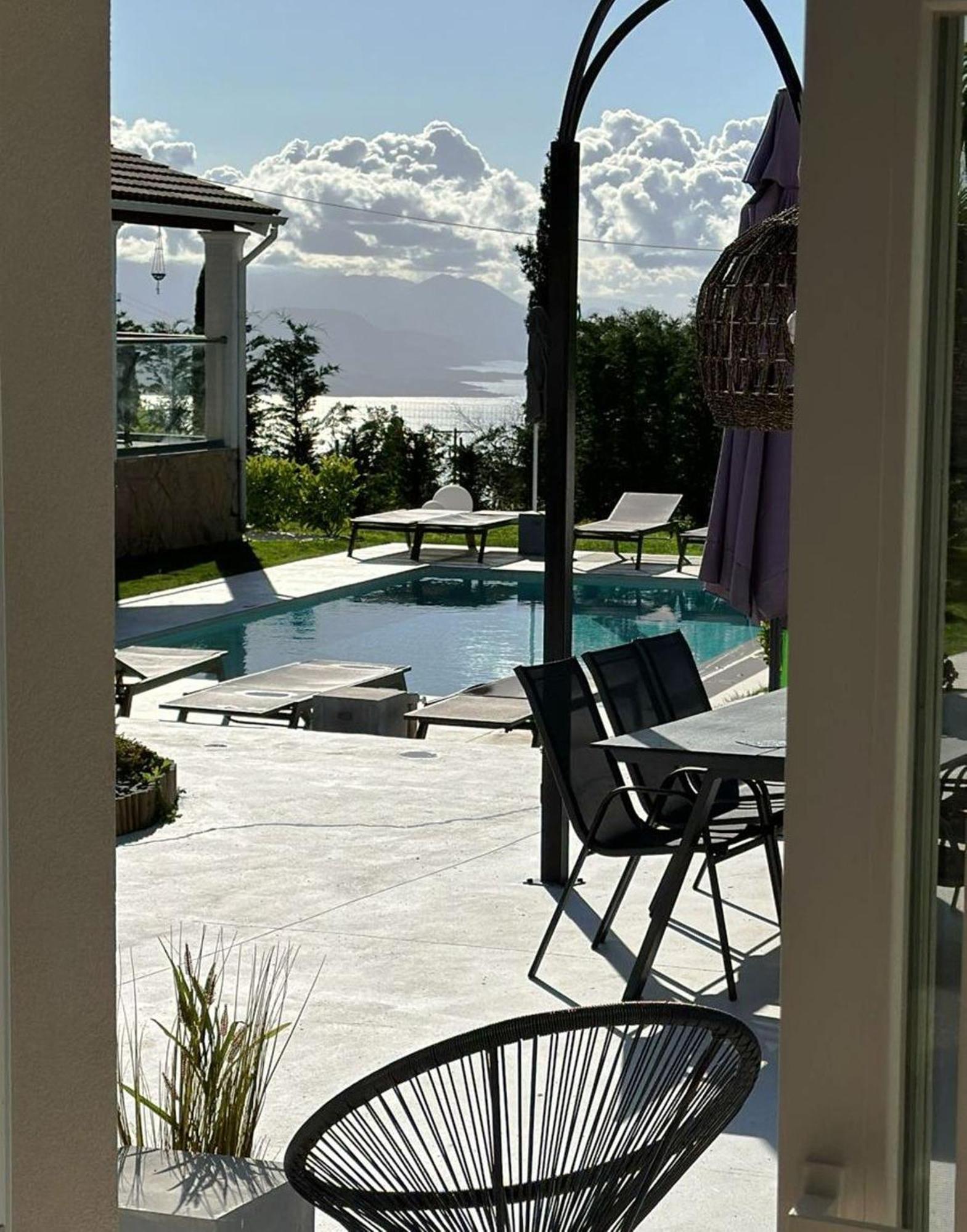 Grande Terra Villas With Swimming Pool Spartylas Exteriér fotografie